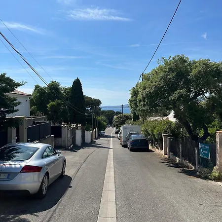 Beachfront Rooftop House 度假居