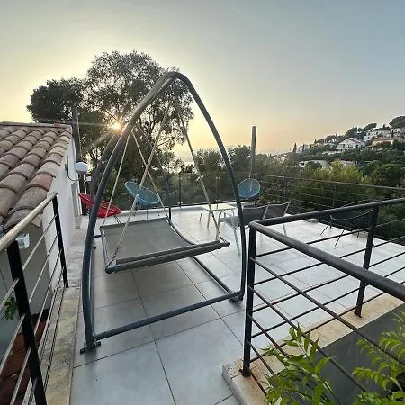 Beachfront Rooftop House 度假居 乐普拉代