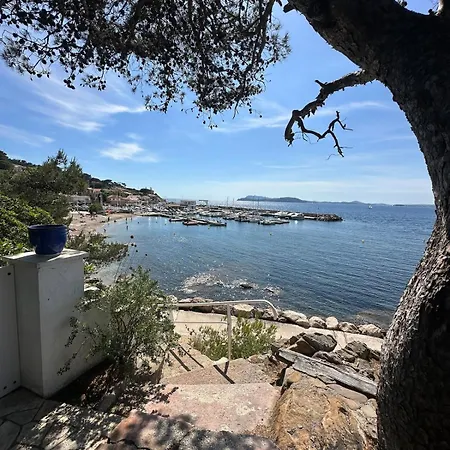 Beachfront Rooftop House Le Pradet